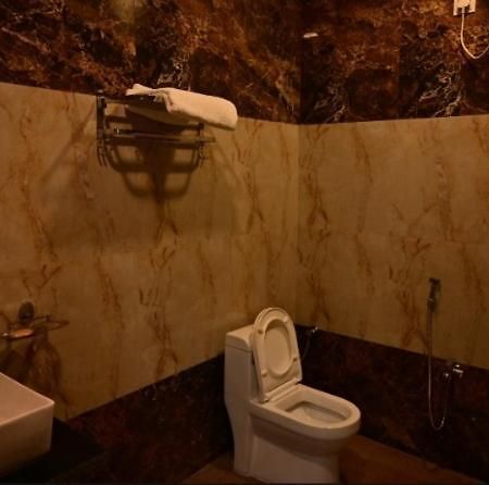 Hotel Raghuveer Inn By Bookingcare Sitapur Muafi Bagian luar foto