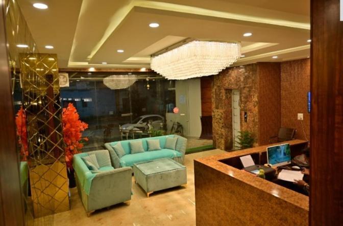 Hotel Raghuveer Inn By Bookingcare Sitapur Muafi Bagian luar foto